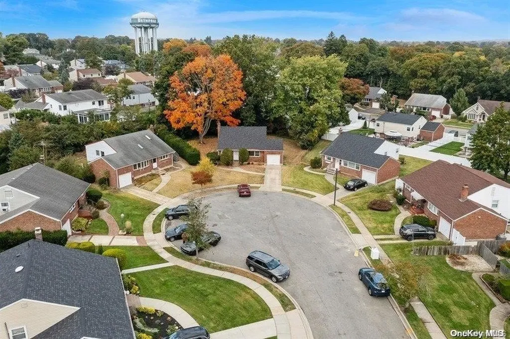 10 Robert Court Bethpage NY 11714