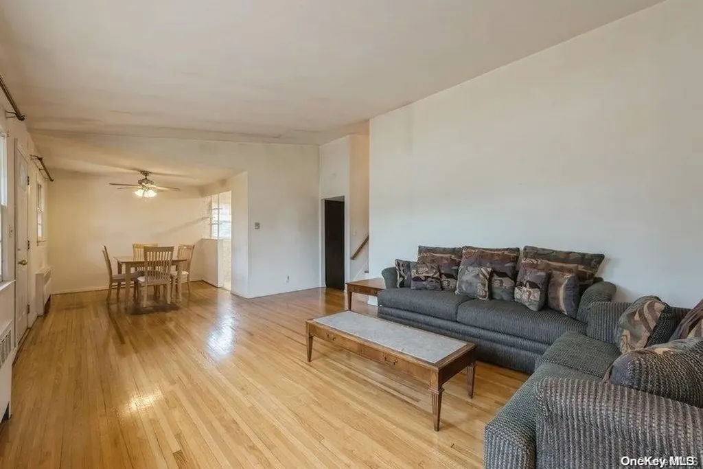 10 Robert Court Bethpage NY 11714