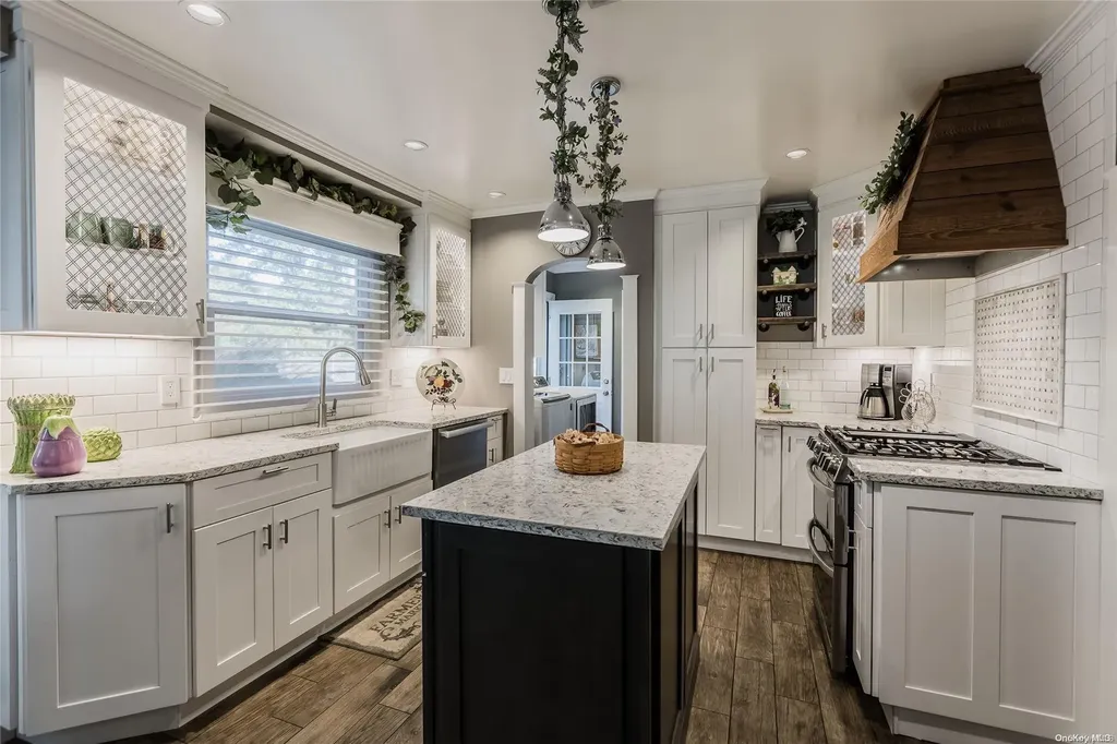 24 Summercress Lane Coram NY 11727
