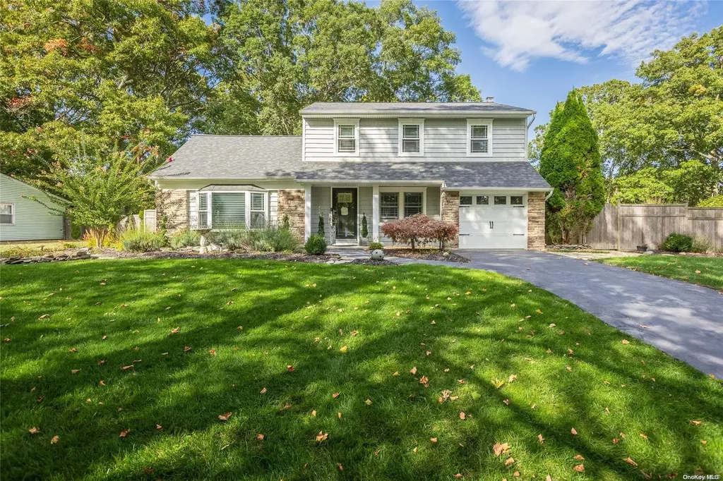 24 Summercress Lane Coram NY 11727