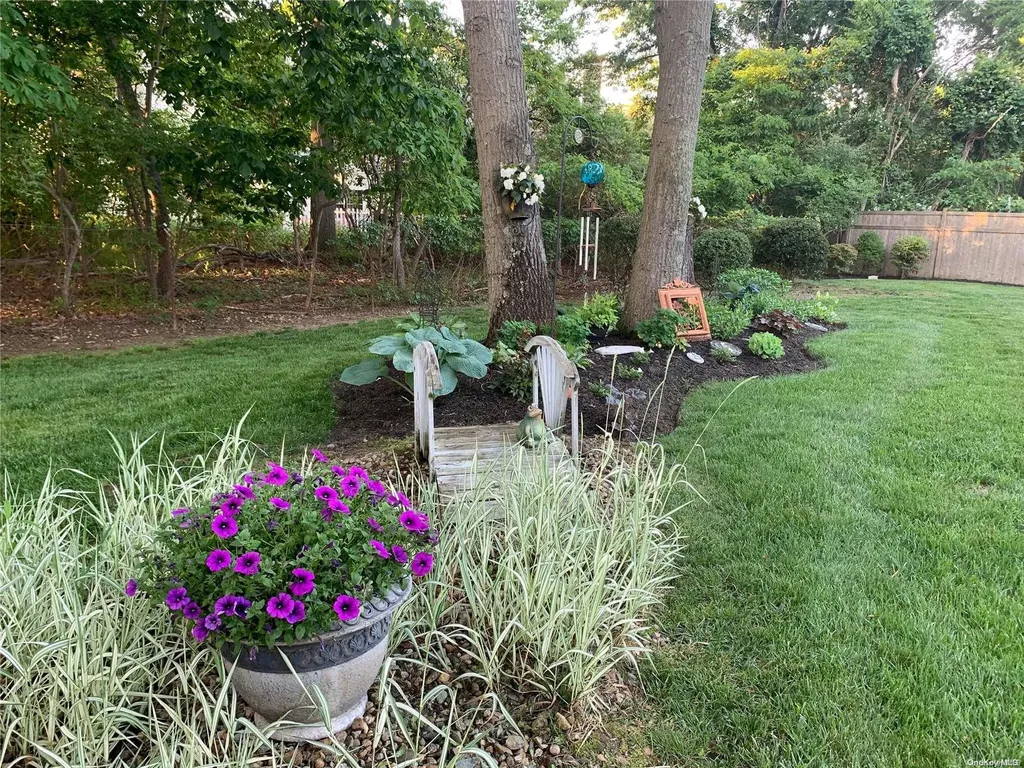 24 Summercress Lane Coram NY 11727