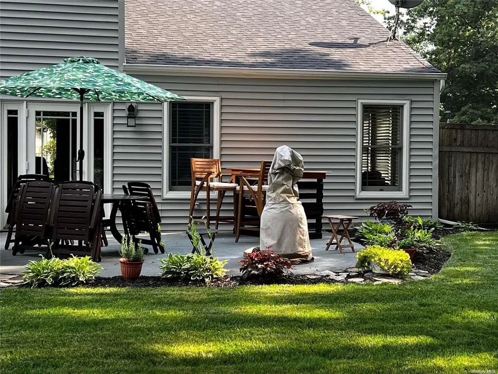 24 Summercress Lane Coram NY 11727
