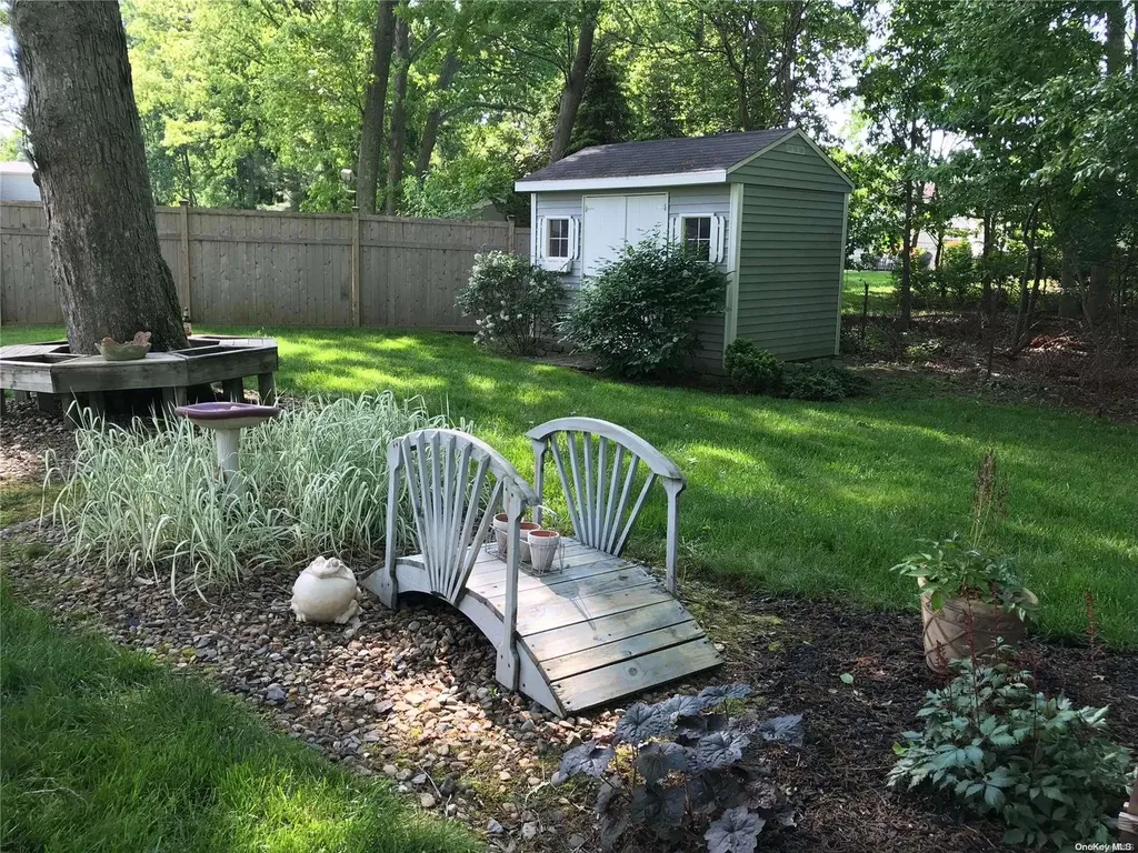 24 Summercress Lane Coram NY 11727