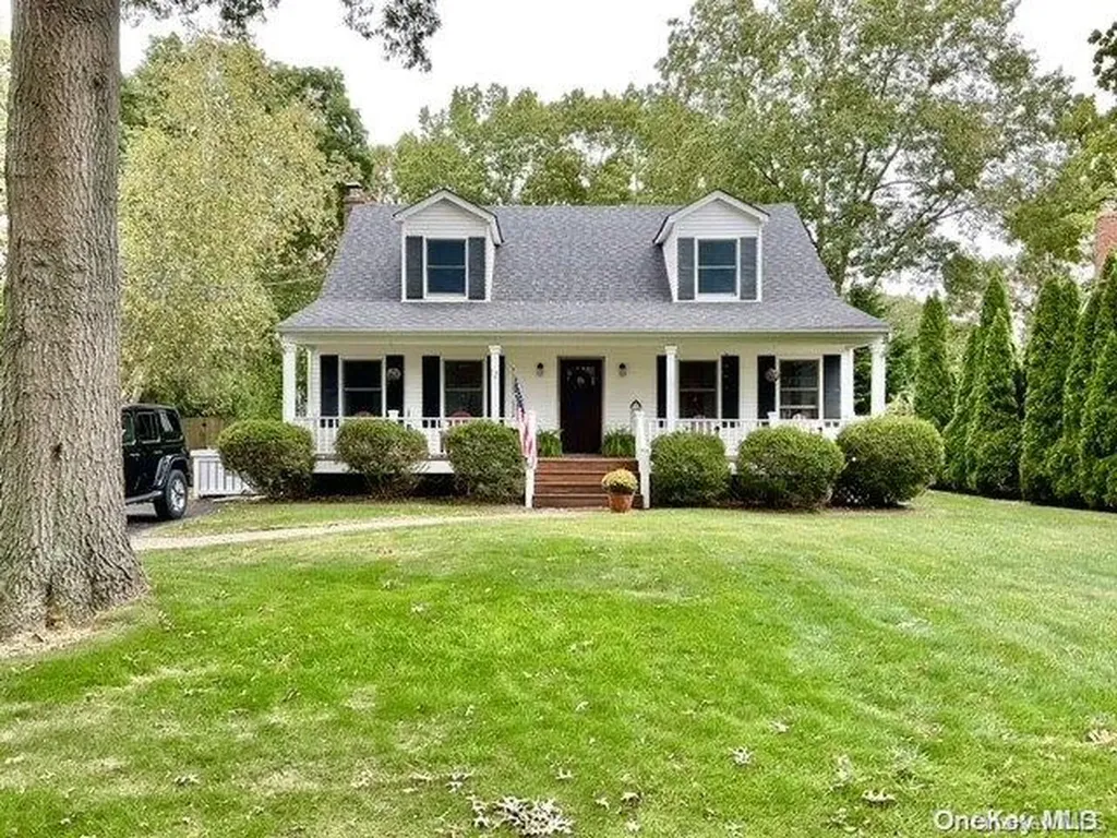 12 Brandywine Drive Mastic NY 11950