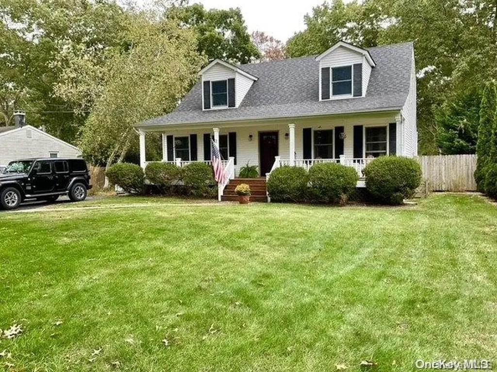 12 Brandywine Drive Mastic NY 11950