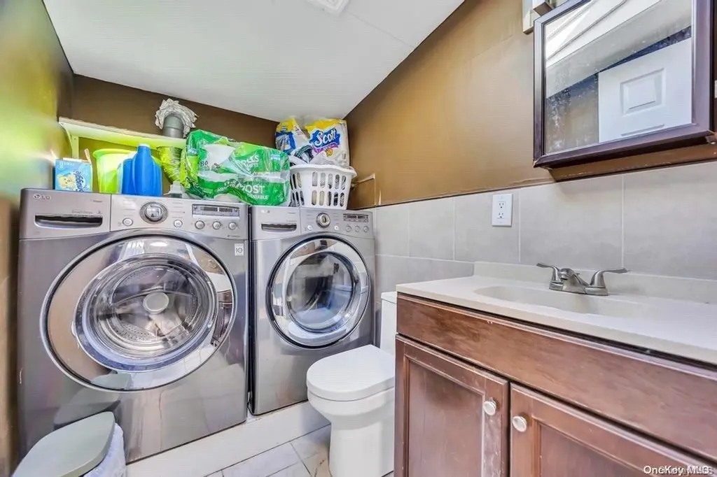 30 W Clearwater Road Lindenhurst NY 11757