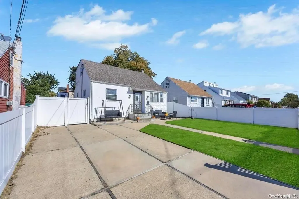 30 W Clearwater Road Lindenhurst NY 11757