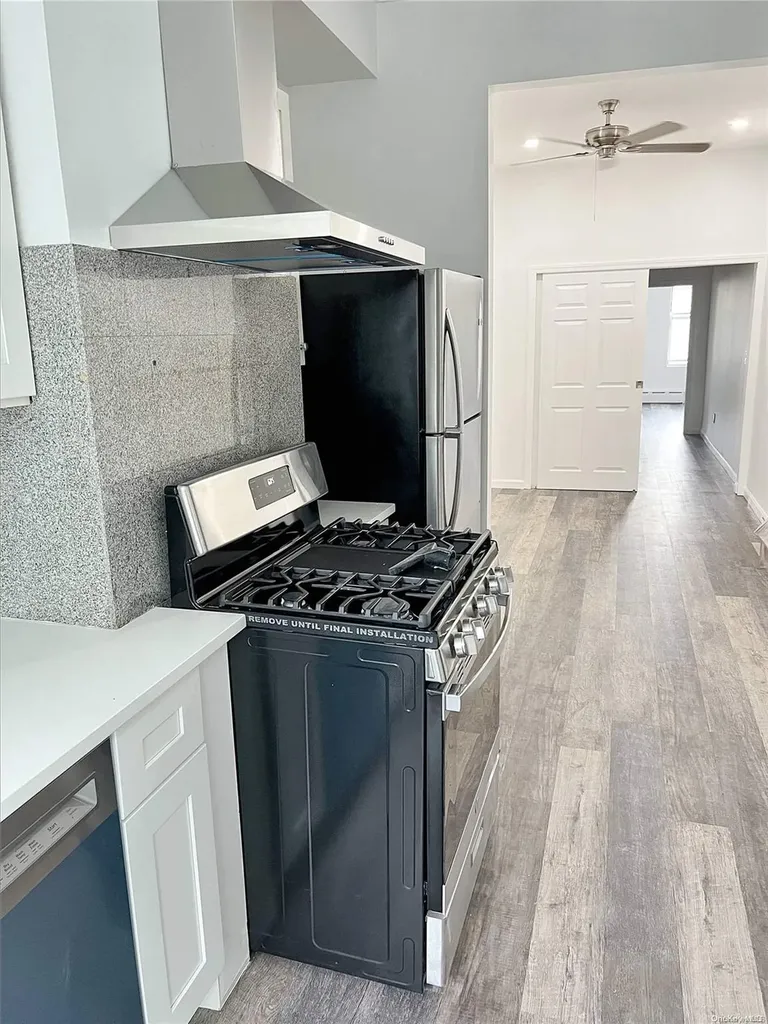 585 Onderdonk Avenue Ridgewood NY 11385