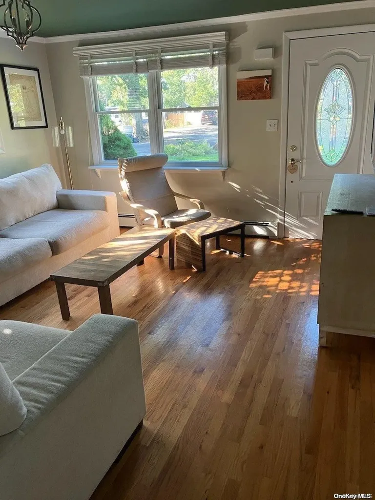 88 Maplewood Avenue Selden NY 11784