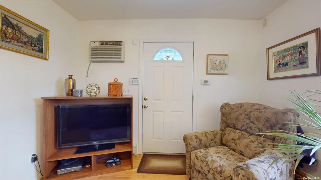 41 Austin Street Valley Stream NY 11580