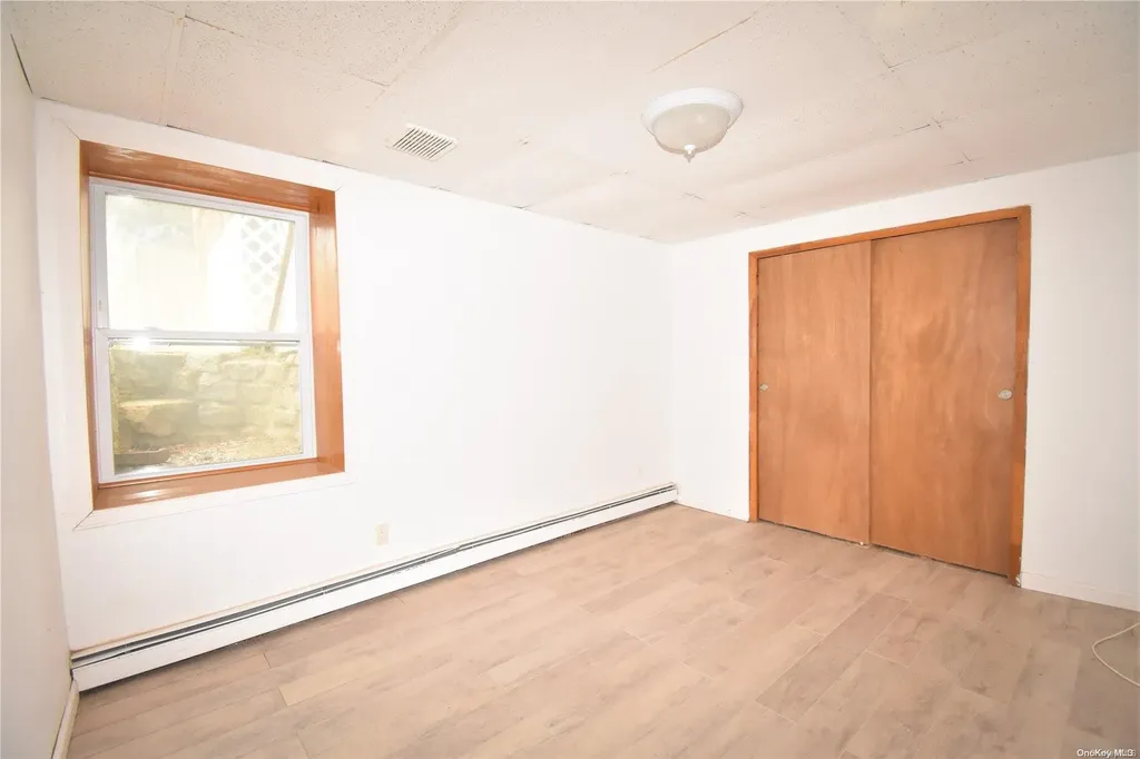 10 Knickerbocker Avenue Holbrook NY 11741