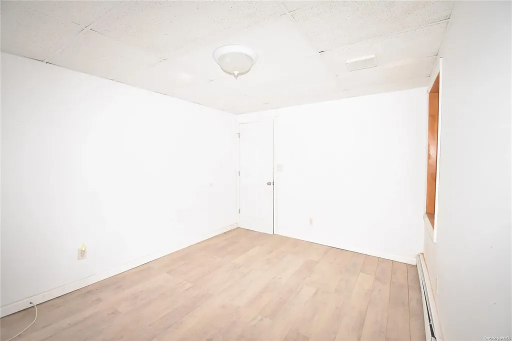 10 Knickerbocker Avenue Holbrook NY 11741