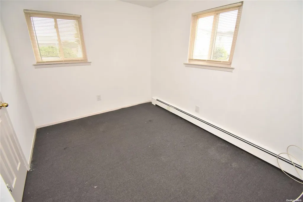 10 Knickerbocker Avenue Holbrook NY 11741