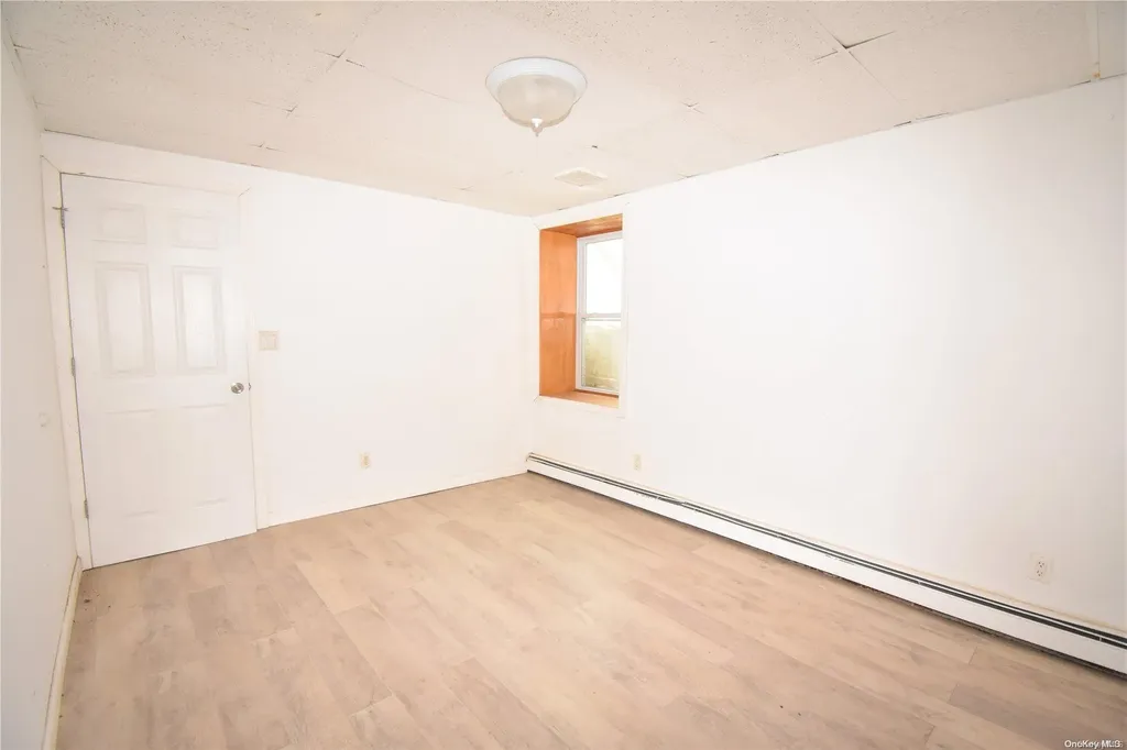 10 Knickerbocker Avenue Holbrook NY 11741