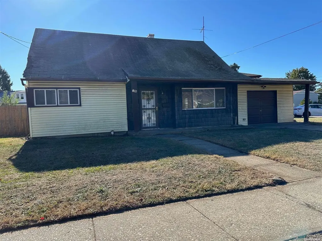 186 Denton Place Roosevelt NY 11575