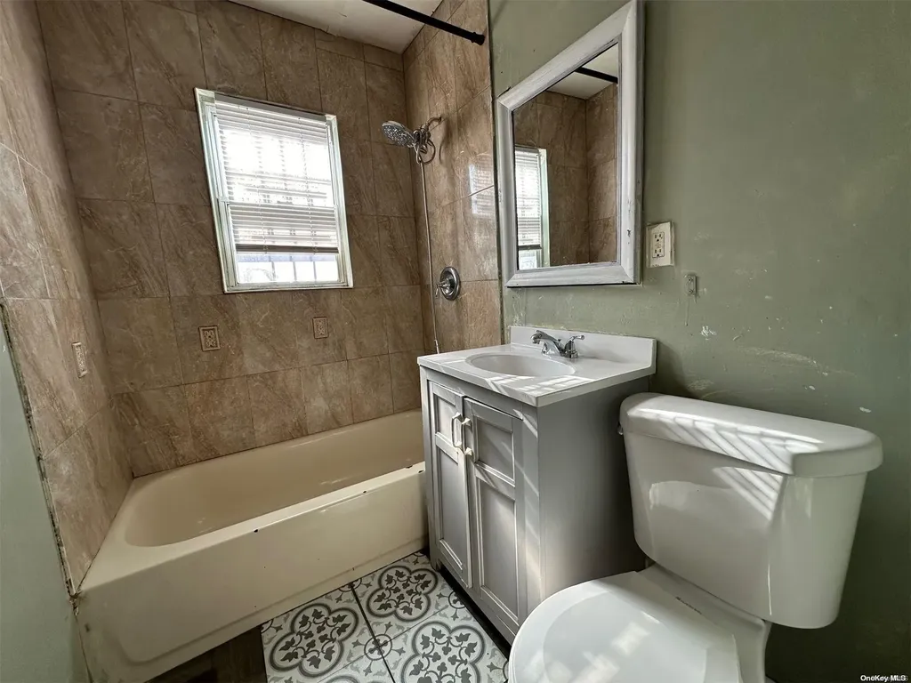 186 Denton Place Roosevelt NY 11575