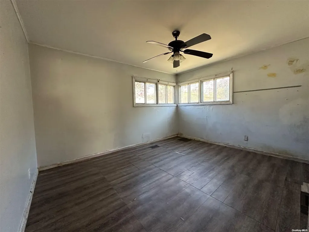 186 Denton Place Roosevelt NY 11575