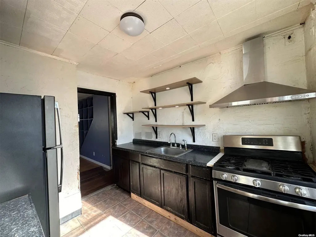186 Denton Place Roosevelt NY 11575