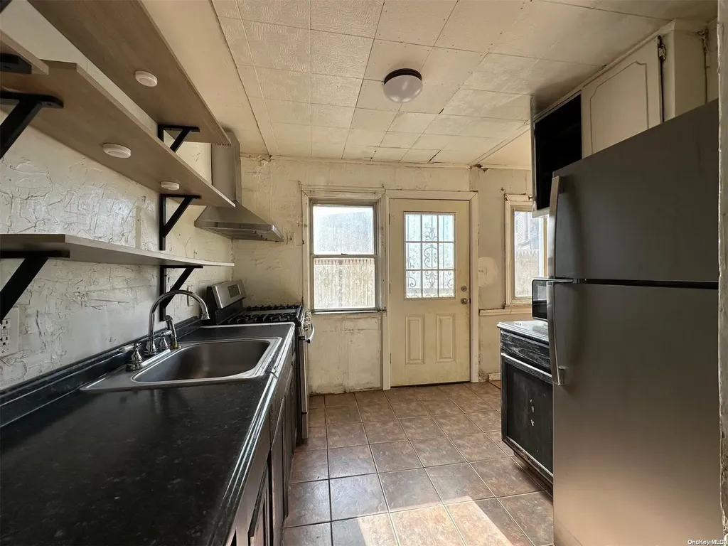 186 Denton Place Roosevelt NY 11575