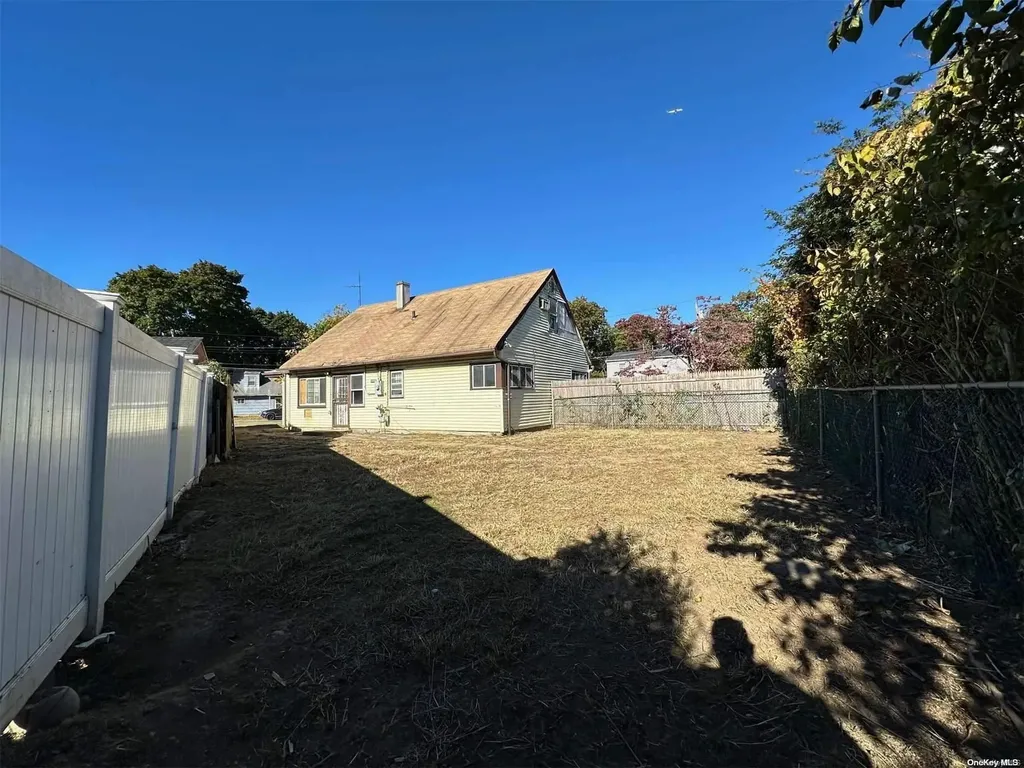 186 Denton Place Roosevelt NY 11575