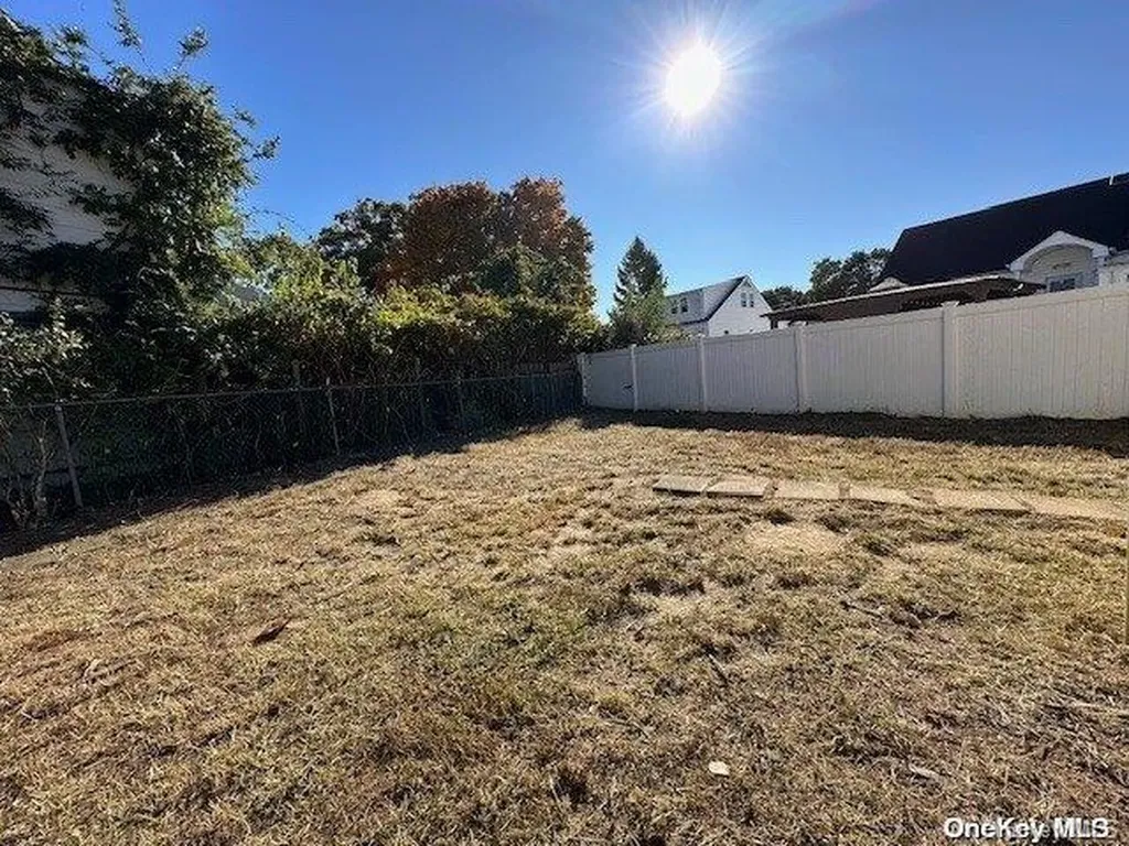 186 Denton Place Roosevelt NY 11575