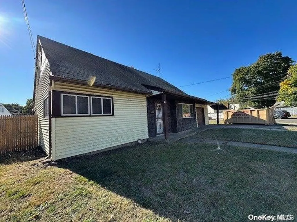 186 Denton Place Roosevelt NY 11575