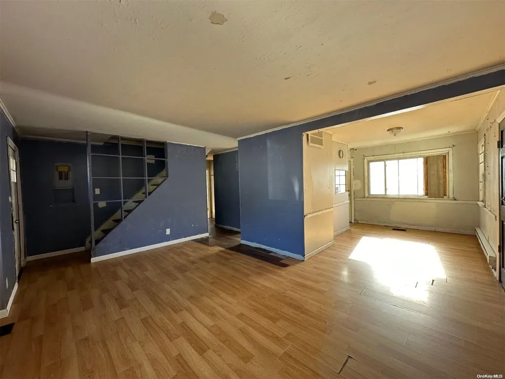 186 Denton Place Roosevelt NY 11575