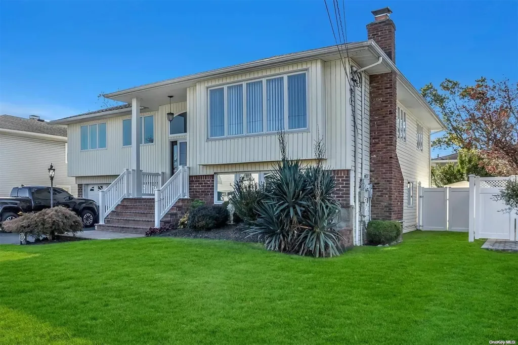 1754 Ann Road Merrick NY 11566