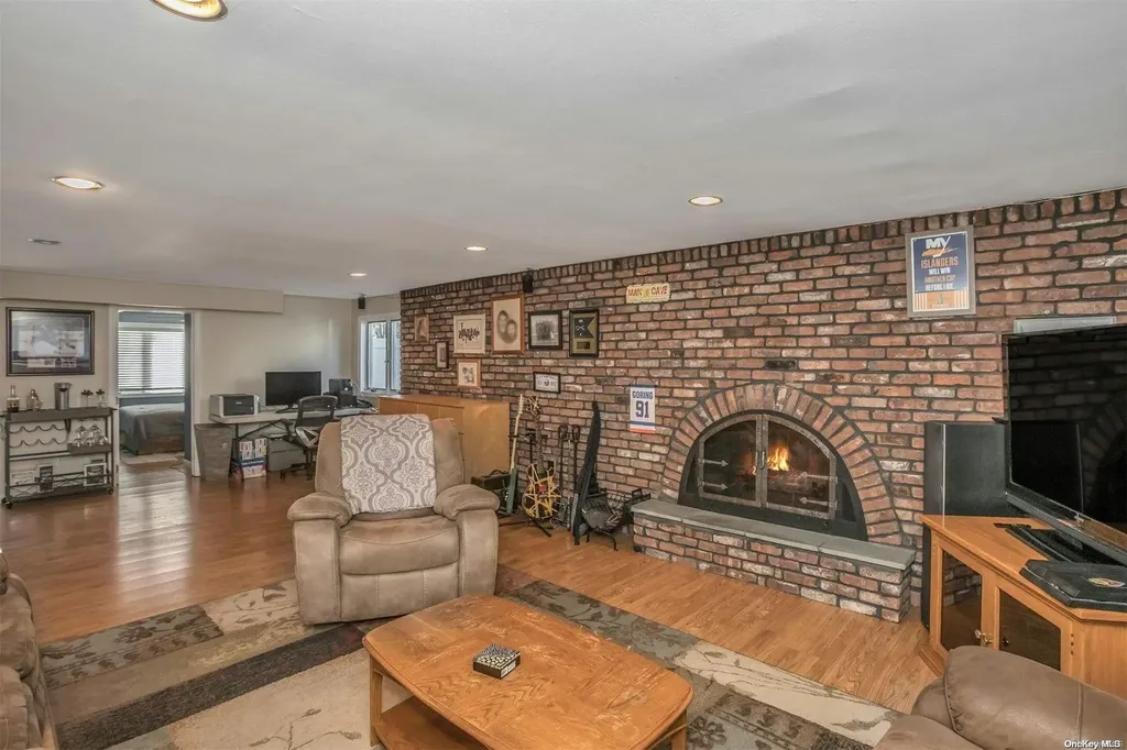 1754 Ann Road Merrick NY 11566