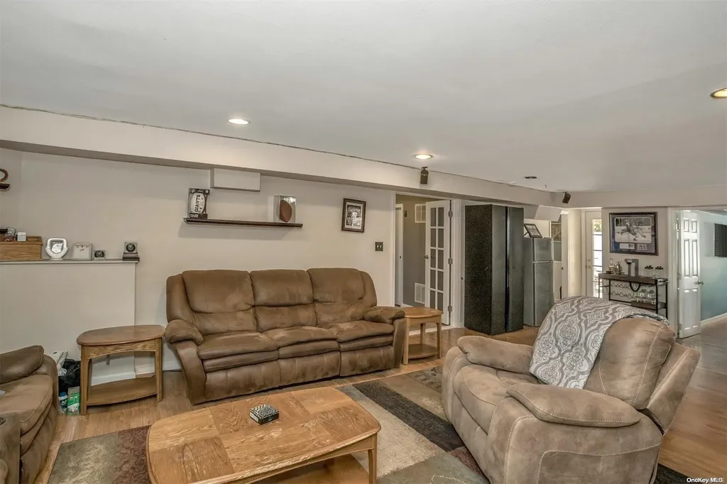1754 Ann Road Merrick NY 11566