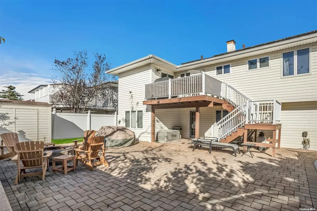1754 Ann Road Merrick NY 11566