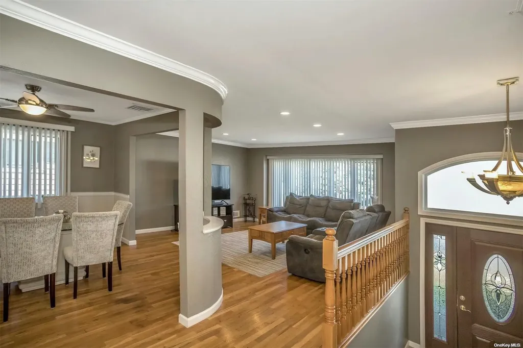 1754 Ann Road Merrick NY 11566