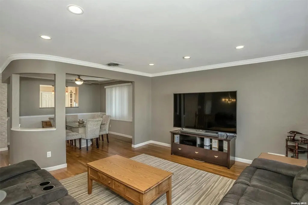 1754 Ann Road Merrick NY 11566