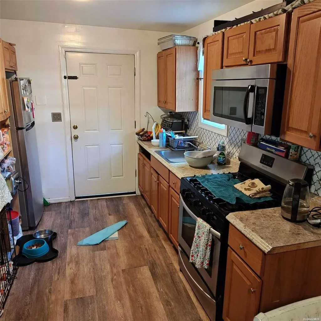 633 Hoffman Avenue Bellport NY 11713