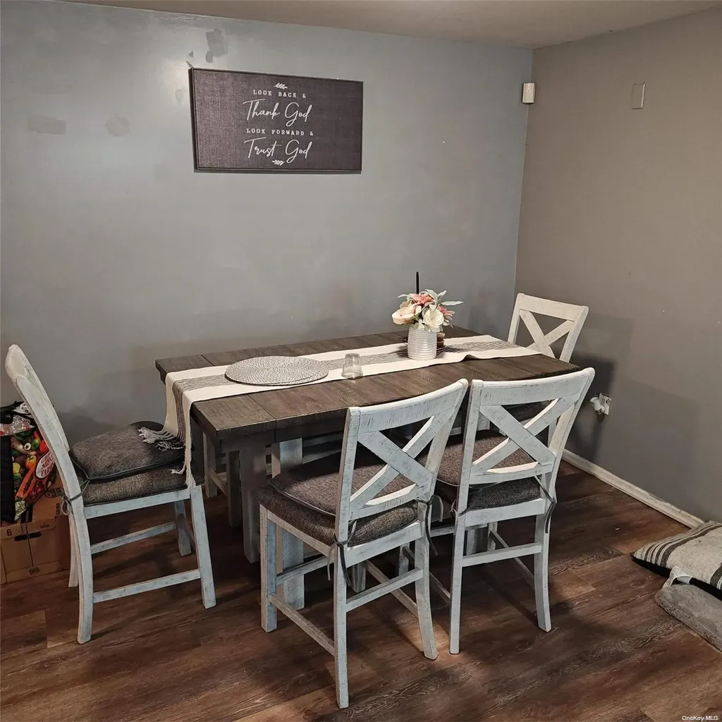 633 Hoffman Avenue Bellport NY 11713