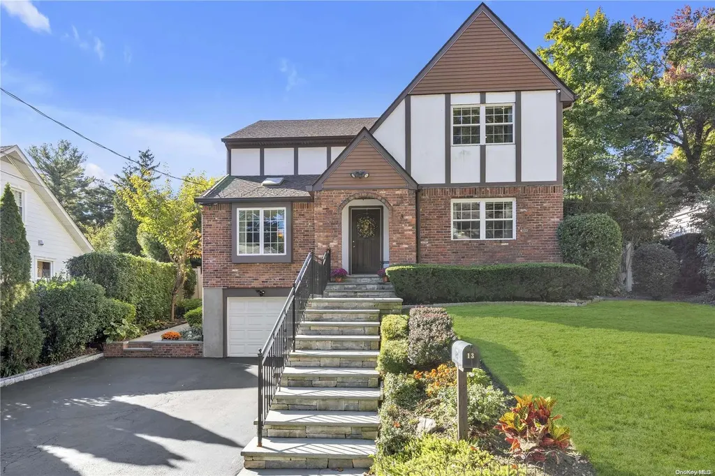 13 Cedar Lane Glen Head NY 11545