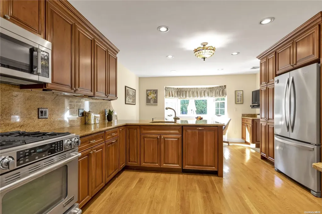 13 Cedar Lane Glen Head NY 11545