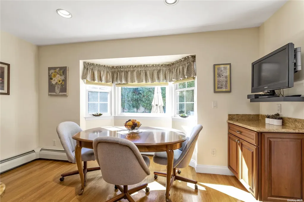 13 Cedar Lane Glen Head NY 11545