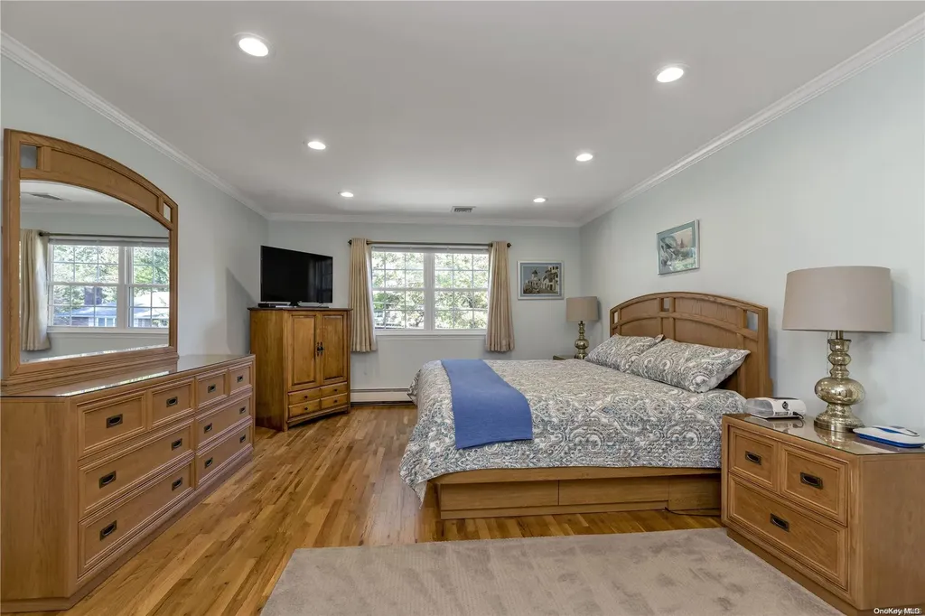 13 Cedar Lane Glen Head NY 11545