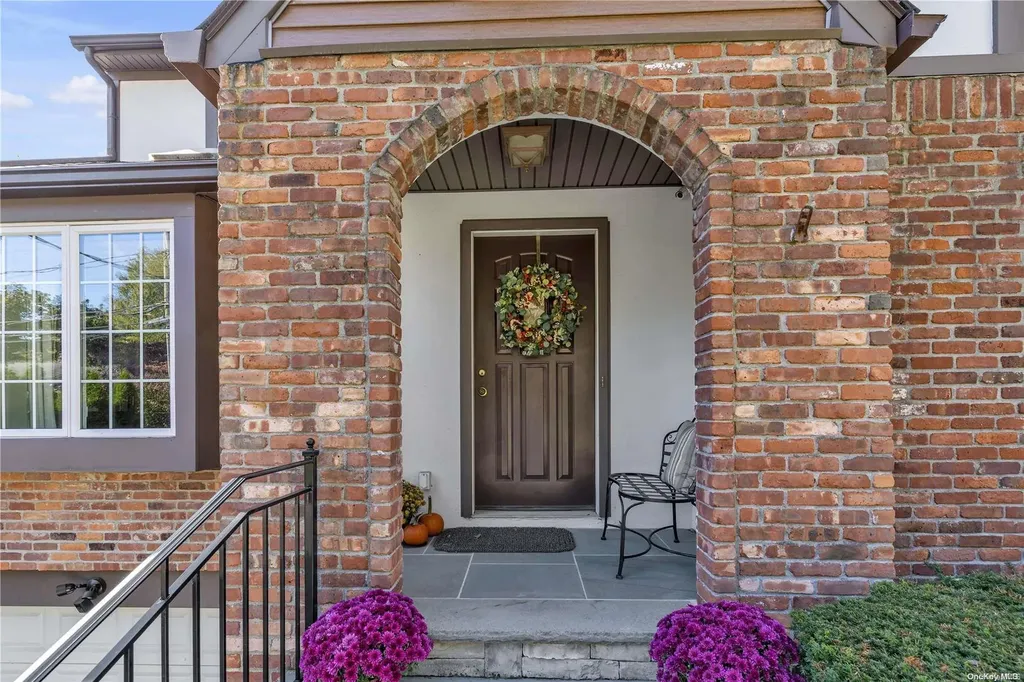 13 Cedar Lane Glen Head NY 11545