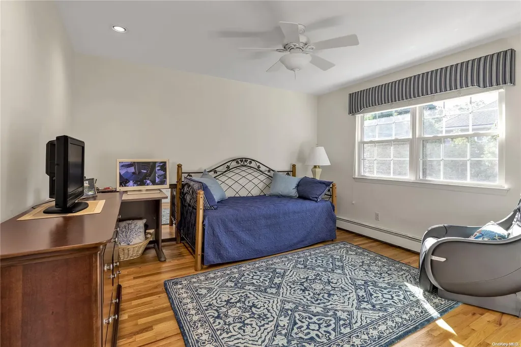 13 Cedar Lane Glen Head NY 11545
