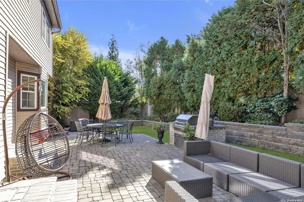 13 Cedar Lane Glen Head NY 11545