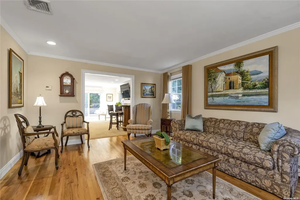 13 Cedar Lane Glen Head NY 11545