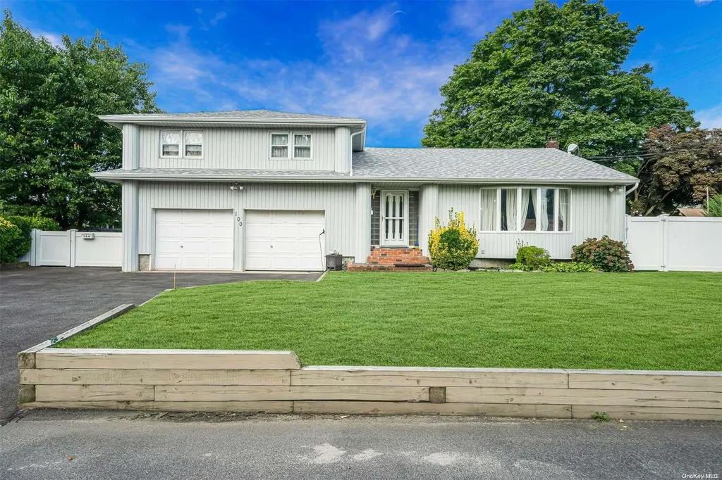 100 E 7th Street Deer Park NY 11729