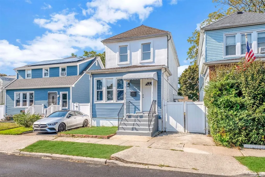786 Davis Avenue Uniondale NY 11553