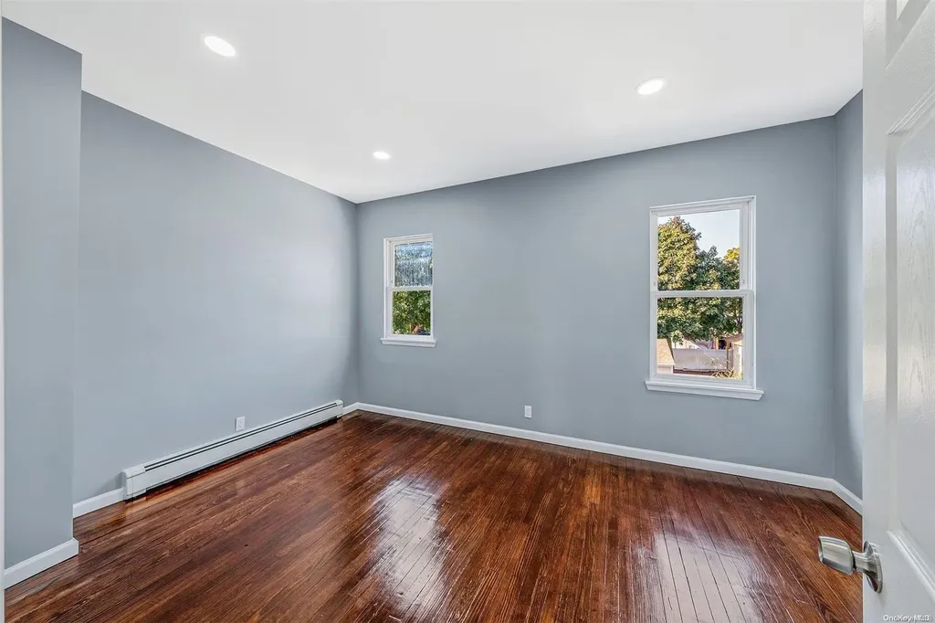 786 Davis Avenue Uniondale NY 11553