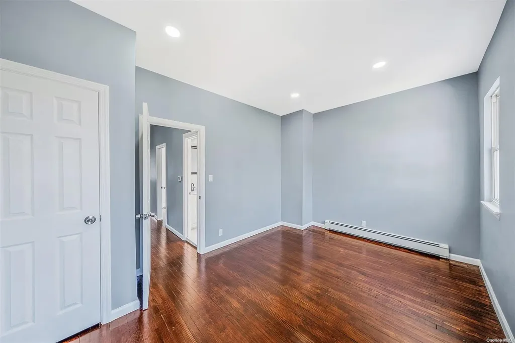 786 Davis Avenue Uniondale NY 11553