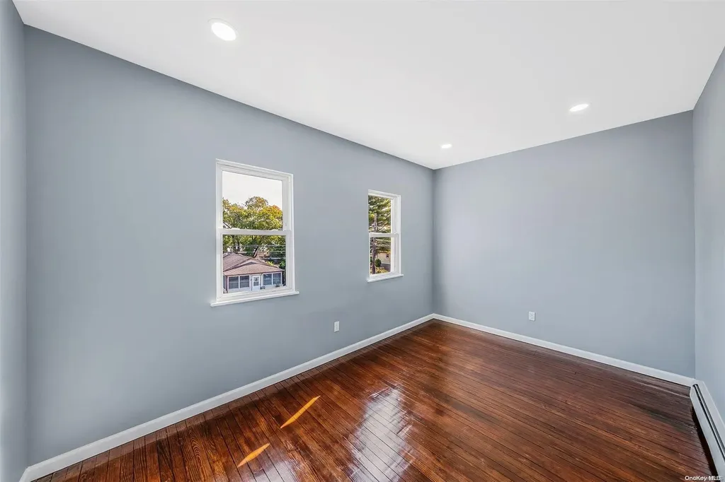 786 Davis Avenue Uniondale NY 11553