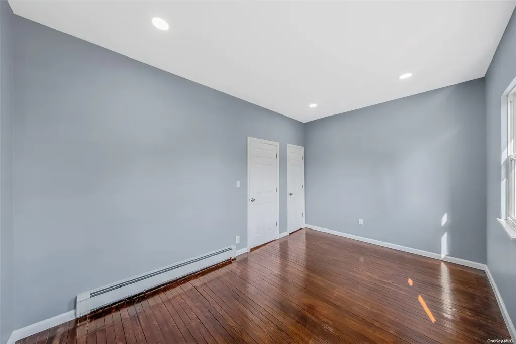 786 Davis Avenue Uniondale NY 11553