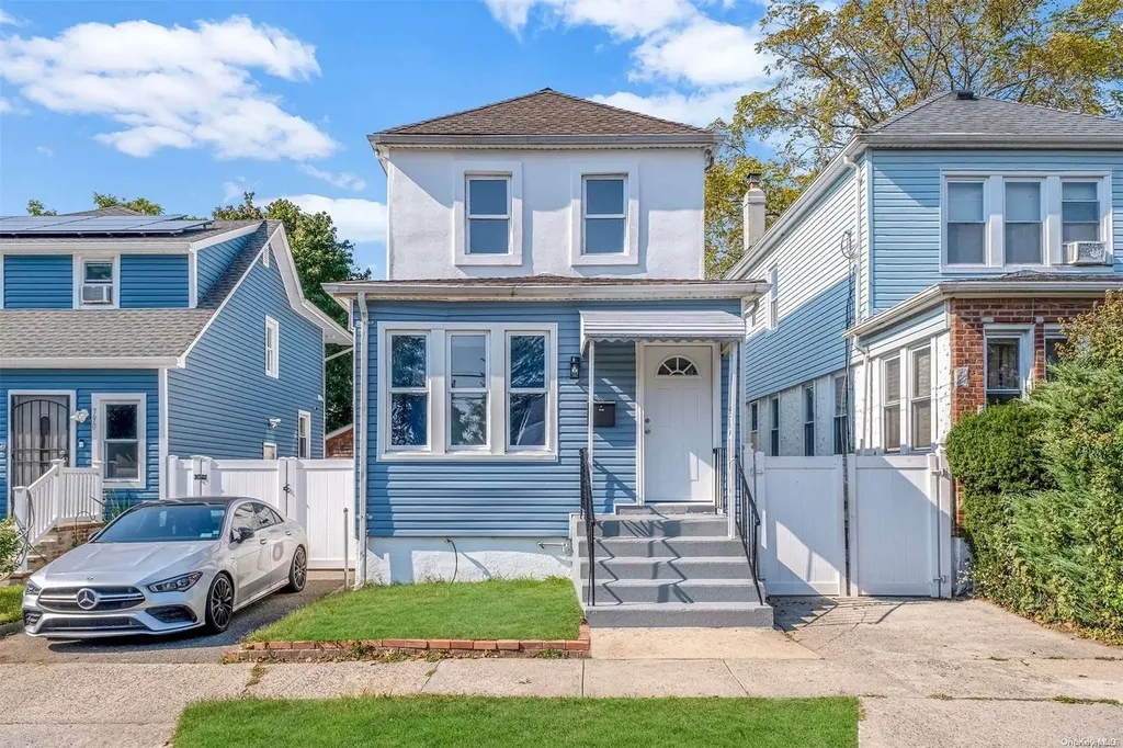 786 Davis Avenue Uniondale NY 11553